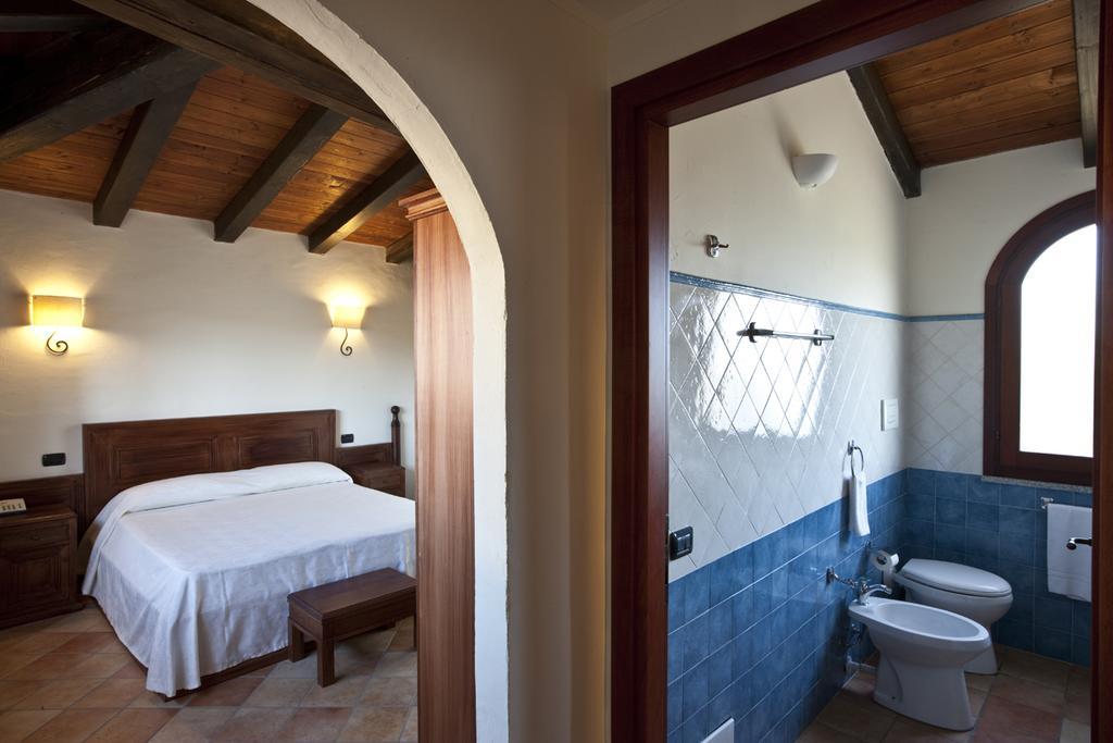 Cala Luas Resort 카데두 외부 사진